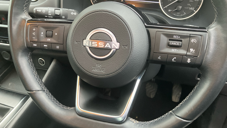 Nissan Qashqai 1.3 DiG-T MH Acenta Premium 5dr Petrol Hatchback